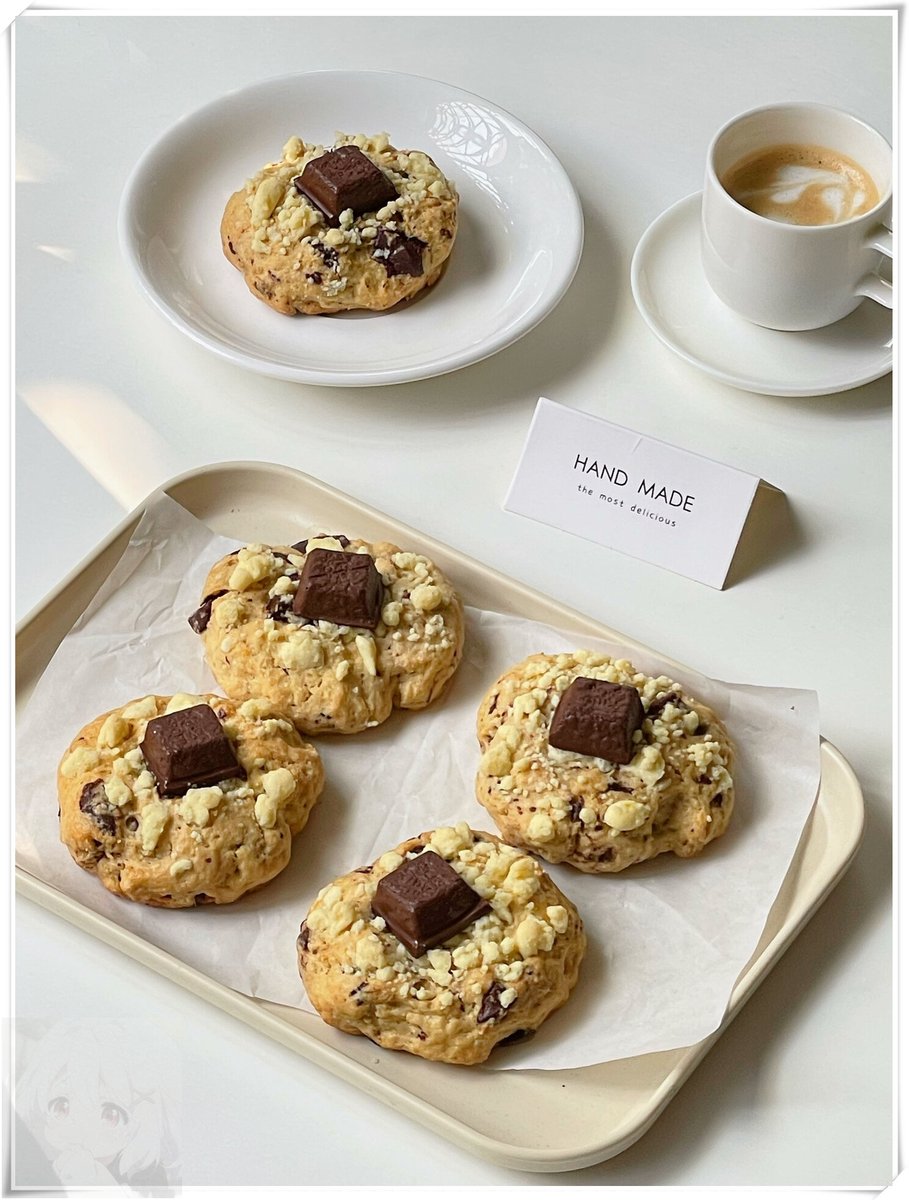 esmaergl3's tweet photo. Nothing beats the smell of warm chocolate chip cookies fresh out of the oven! My small Sunday baking session just turned my whole apartment into a cozy, sweet paradise—worth every sticky flour smudge ， https://t.co/HLmp8qa4WN