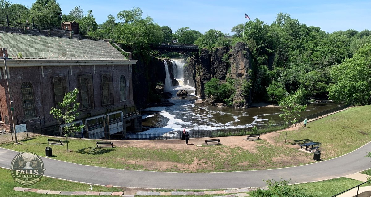 fallshunters's tweet photo. A 77-ft waterfall in the middle of Paterson—and ranger walks are scheduled this weekend at 11 AM &amp; 2 PM as staffing permits. Call day-of before counting on a tour. 📷 Michael Ciappi / USFWS — Public Domain; Falls Hunters watermark added. #NJWaterfalls https://t.co/2UU8g6ZjPo
