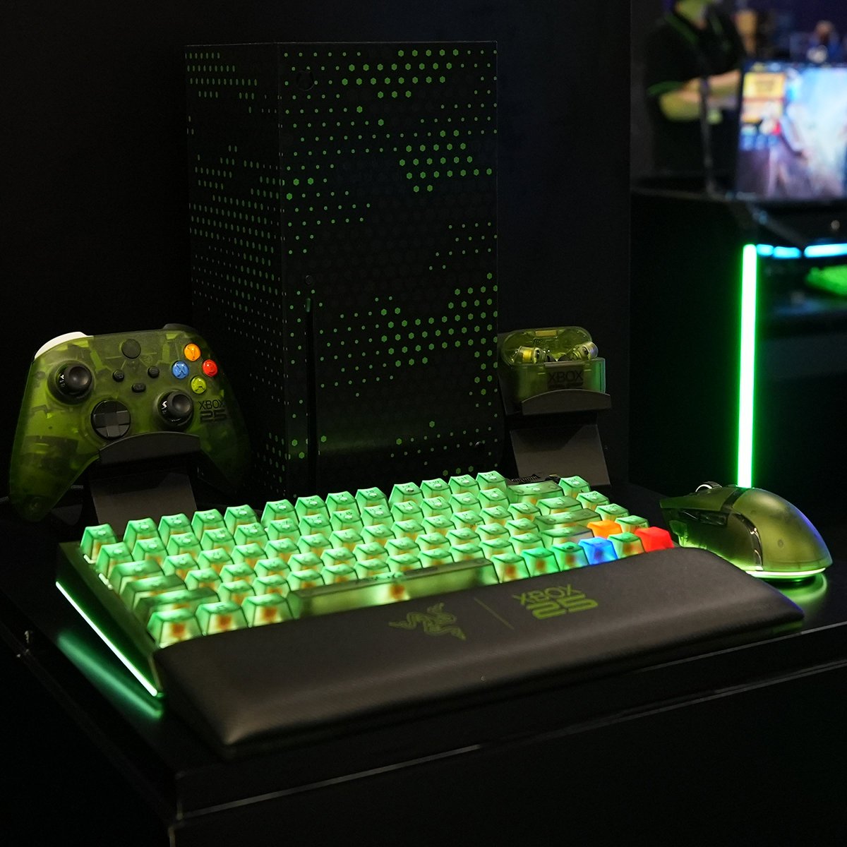 Razer's tweet photo. See the Razer | XBOX 25th Anniversary Collection up close at PAX West: https://t.co/pcY9fFGvWj

Built to bring Razer precision and performance to 25 years of XBOX, the collection will be on display at our booth throughout the weekend.

#PAXWest #PAXWest2026 #RazerPAX https://t.co/buTfYuev53