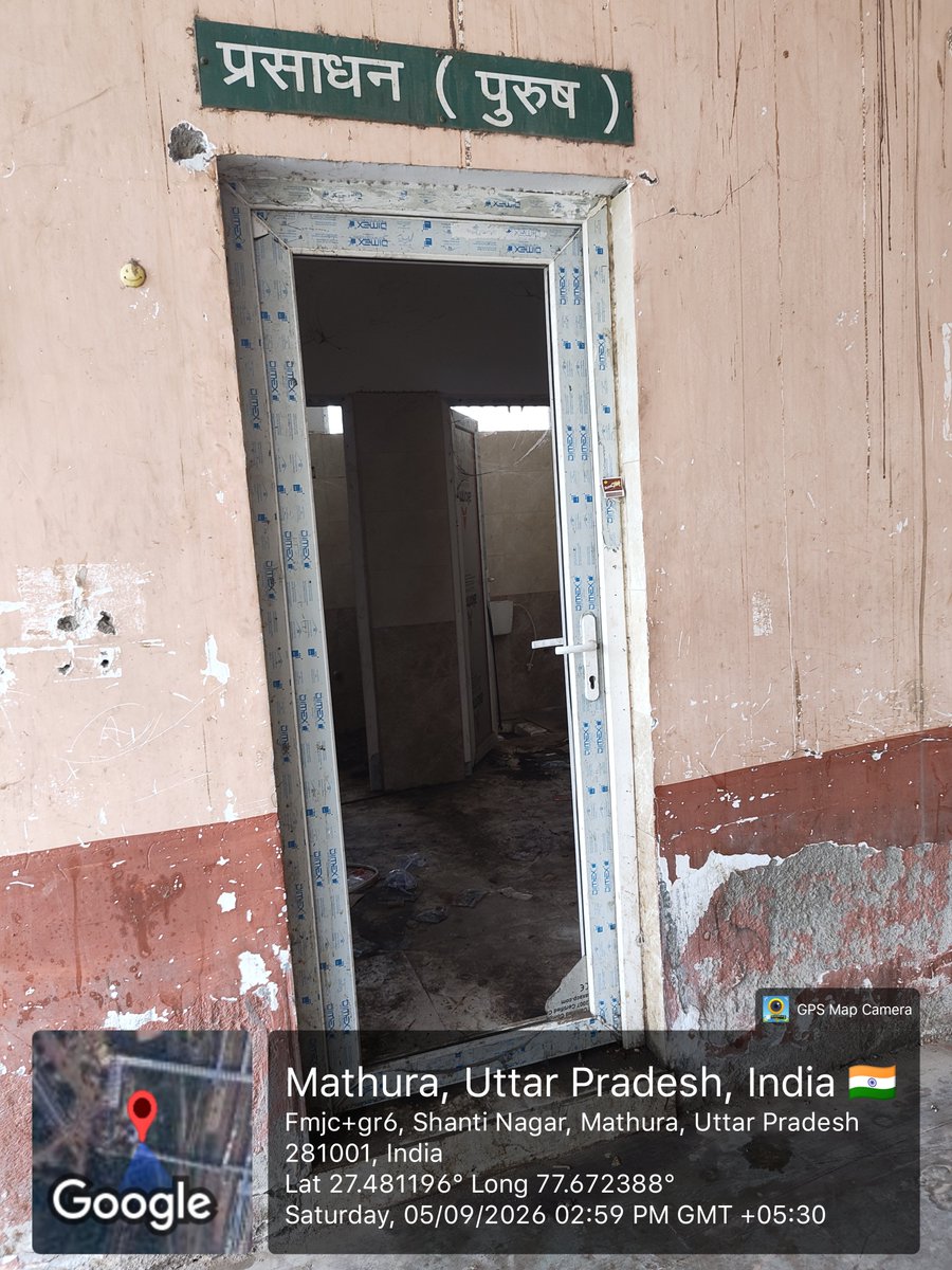 ___Anurag___'s tweet photo. @CMOfficeUP @UPGovt @NagarVikas_UP @InfoDeptUP @DMMathura1 @SwachhBharatGov
@aojasviraj 
It's my sincere request from the authority to please clean the public utility spaces we are ready to pay but condition like these are no less than hell for defication. 
📍Vikash PlazaParking https://t.co/lxZCG034xe