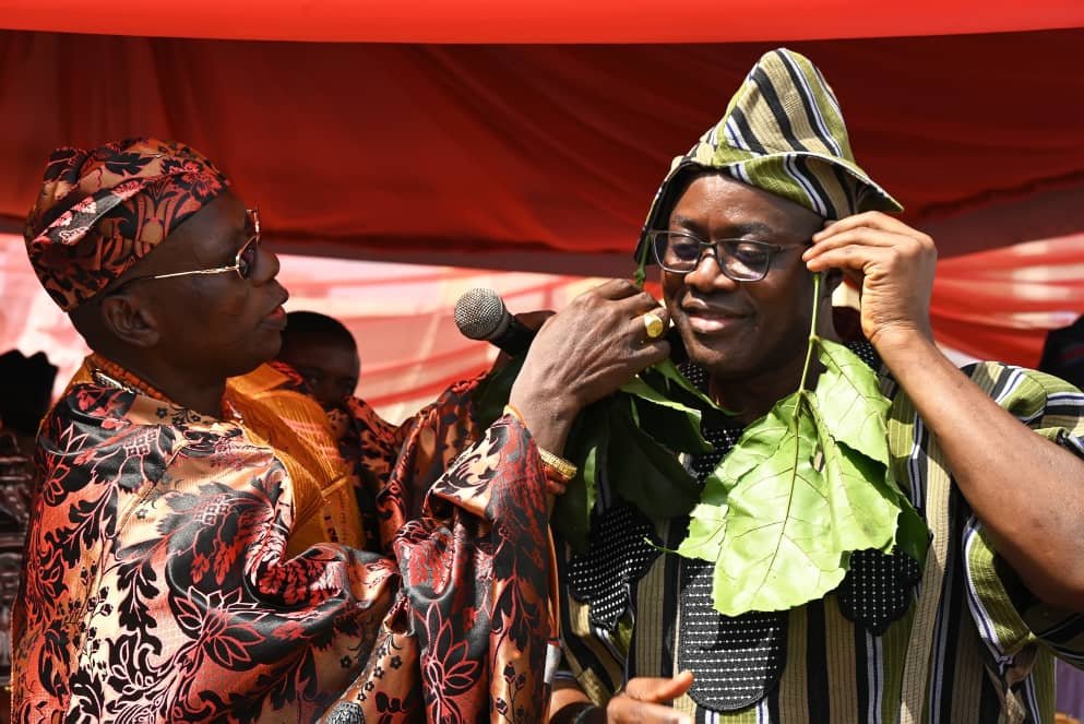 nureni_adeniran's tweet photo. I congratulate Governor Seyi Makinde on his conferment with the prestigious chieftaincy title of Aare Soludero of Ibarapaland by the Eleruwa of Eruwa, His Royal Highness, Oba Samuel Adegbola.

The conferment is a well-deserved recognition of Your Excellency's leadership. https://t.co/rh5U9MgK35