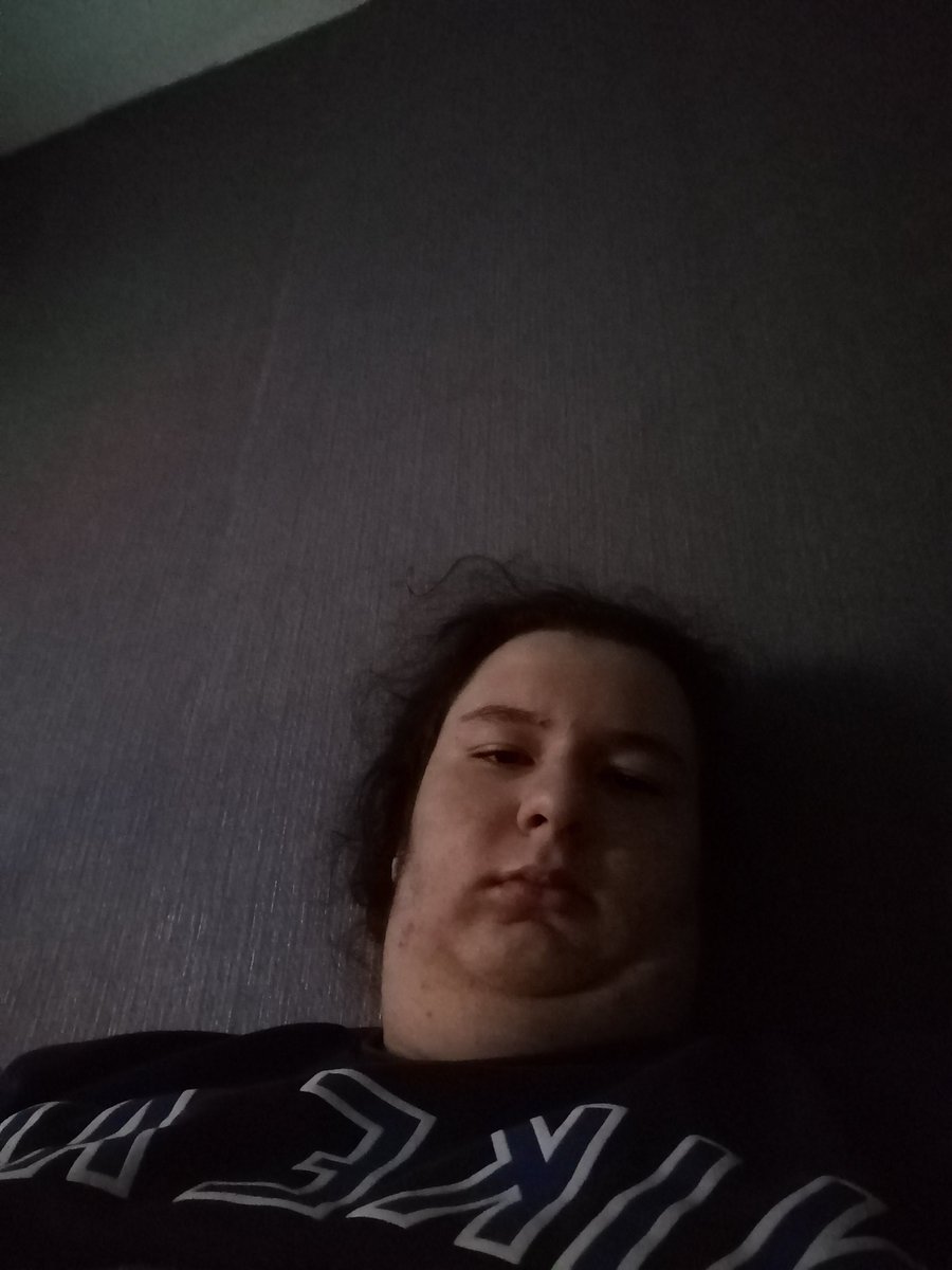 MentalowSki's tweet photo. 3 ans et demi sépare les deux photos et -60kg. 😌 https://t.co/R0Ys8omdbc