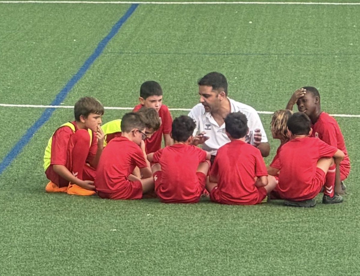 LogroUnitedBase's tweet photo. Nuestros pequeños del 2018 ya comienzan sus primeros partidos en hierba!!! 🤩🤩🤩 https://t.co/eRgkYfLh9E