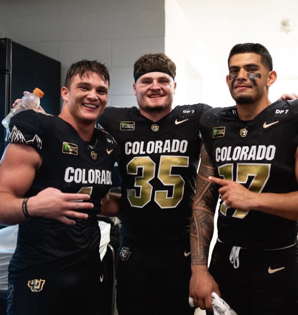 keepitbuffs's tweet photo. Pros in the LB room ‼️📈😤#SkoBuffs🦬 #UpTheSko https://t.co/QOPd9YcSCT