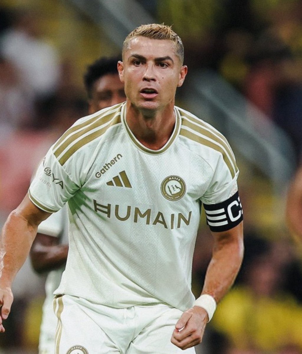 KalshiEPL's tweet photo. 🚨 BREAKING: For the second consecutive game this season, Cristiano Ronaldo has completed fewer touches than the opposition goalkeeper. 😳 https://t.co/k1QkCLXswP