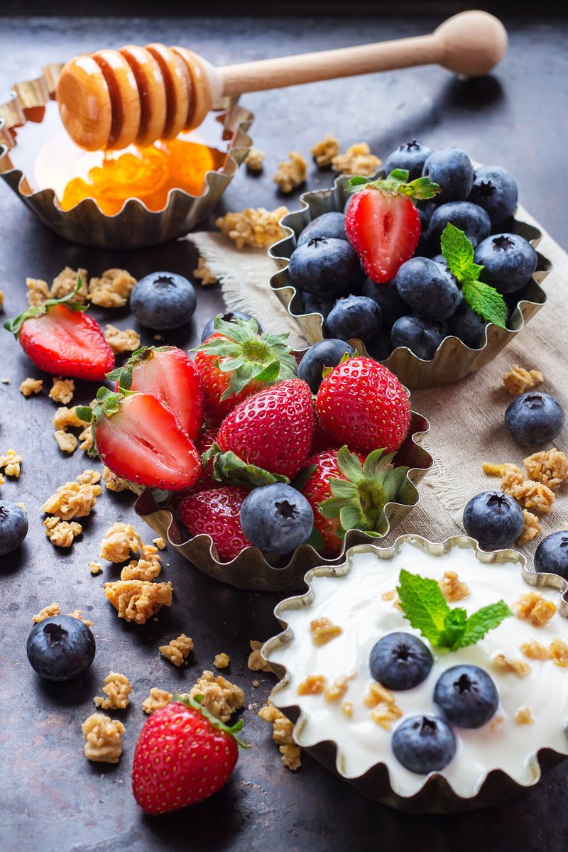 GizemYildi1nbi's tweet photo. Morning calls for warm oatmeal with berries and a dash of honey — simple, cozy, and way better than scrolling on an empty stomach. https://t.co/nmuqjt0Z2N