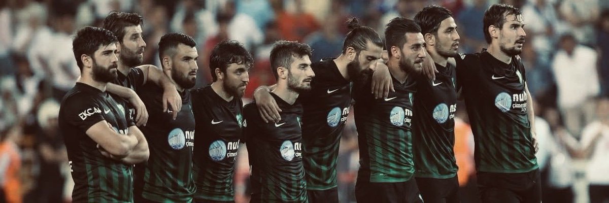 gulfwaved's tweet photo. bazı yenilgiler, sadece bir kayıp değil; ruhun yeniden şekillenmesidir https://t.co/Mj38GuMFDh