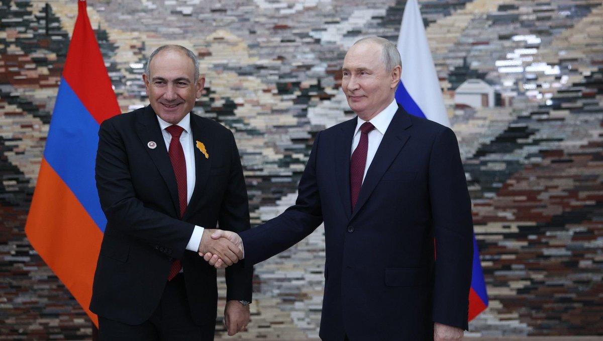 CCBS_News's tweet photo. #Pashinyan signaled that #Armenia will independently determine its foreign policy, balancing ties with #Russia and the #EAEU while pursuing closer relations with the #EU.
https://t.co/4hHwea4XPM https://t.co/OEzcmtUjcM