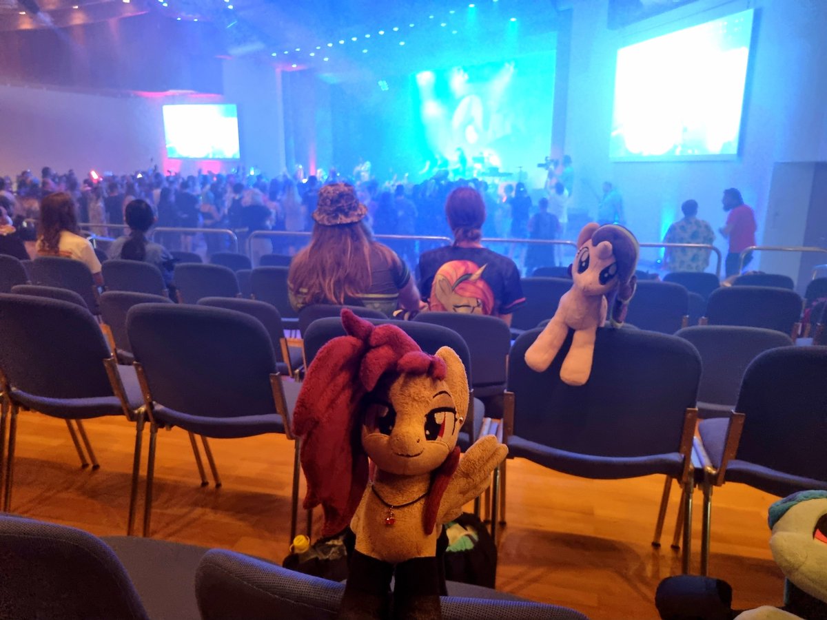 xeto_de's tweet photo. Concert of GalaCon 2026 has been started!
Let's celebrate this incredible con weekend! 🔥
#XTGC26 https://t.co/jh3N9QHied