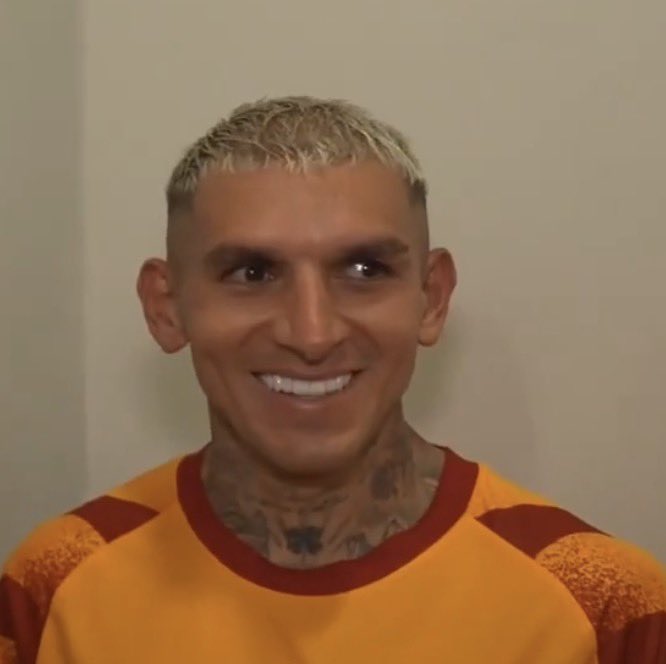 reelfener's tweet photo. İsmail Kartal’ın oğlu’nun lise arkadaşları takımda ,
Torreira’nın babası bile bu takımda .
Şunun vasfı neydi ki top’u unutmuş adamı alıp getirdiniz başımıza ??!! https://t.co/Loof9K59GH