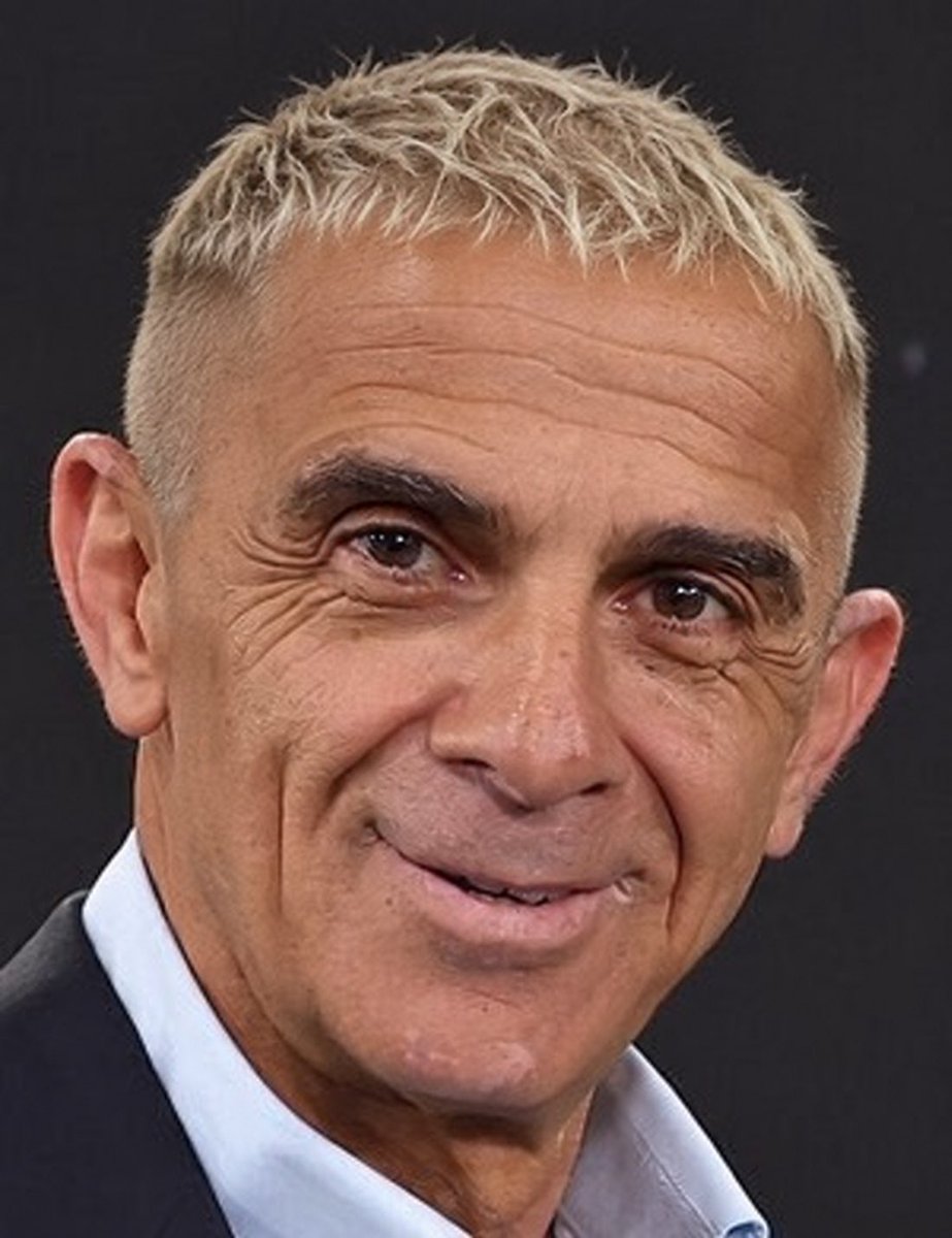 reelfener's tweet photo. İsmail Kartal’ın oğlu’nun lise arkadaşları takımda ,
Torreira’nın babası bile bu takımda .
Şunun vasfı neydi ki top’u unutmuş adamı alıp getirdiniz başımıza ??!! https://t.co/Loof9K59GH