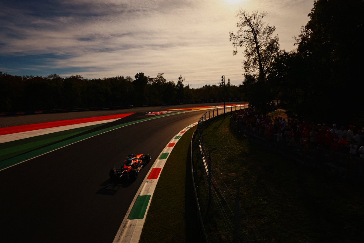 McLarenF1's tweet photo. Time to rest for Race Day, see you tomorrow Papaya Fam 🏁

#McLarenF1 | #ItalianGP 🇮🇹 https://t.co/kuv5RYzk1o