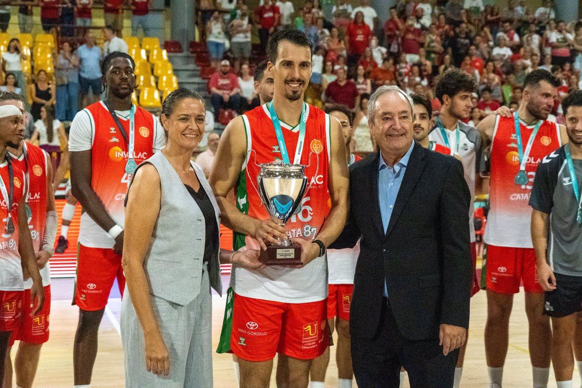 alvaroocruzzz_'s tweet photo. ❤️💚 ¡El @caja87basket cae con honores en Córdoba! ¡86-61!
😤 Muy bien peleado el partido por parte de los de Juani Díez. La afición cajista de 10.
#Caja87 #BaloncestoSevilla #SevillaHoy #PrimeraFEB #LEBOro https://t.co/hH1sMsRFYi