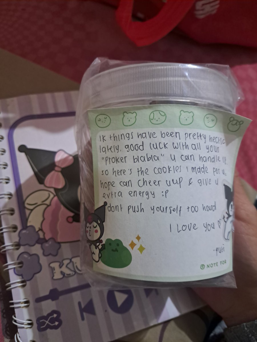 s4beel's tweet photo. love my bf sm 🤓 https://t.co/ILQZwPlPN7