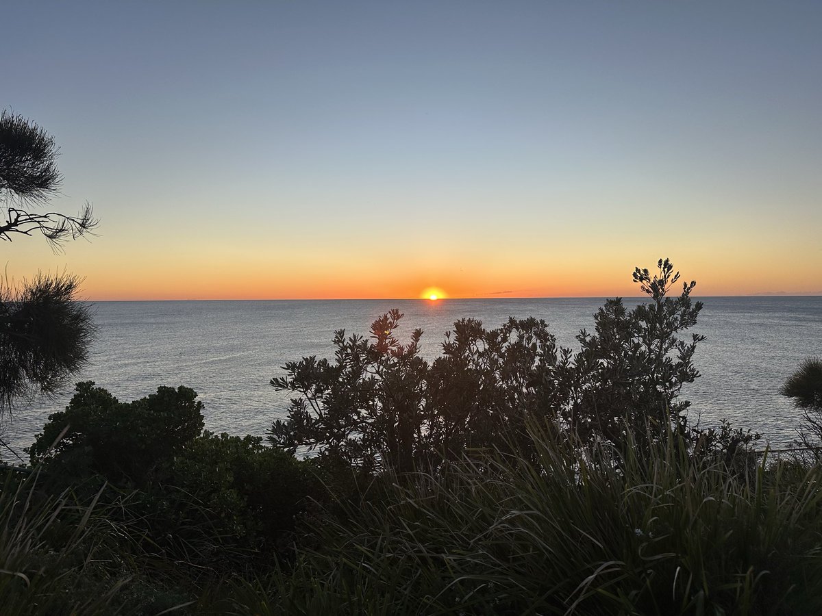 singhd's tweet photo. Good morning #NSWCoast Terrigal The Skillion

Happy Father’s Day! https://t.co/SYsHDN7O3I