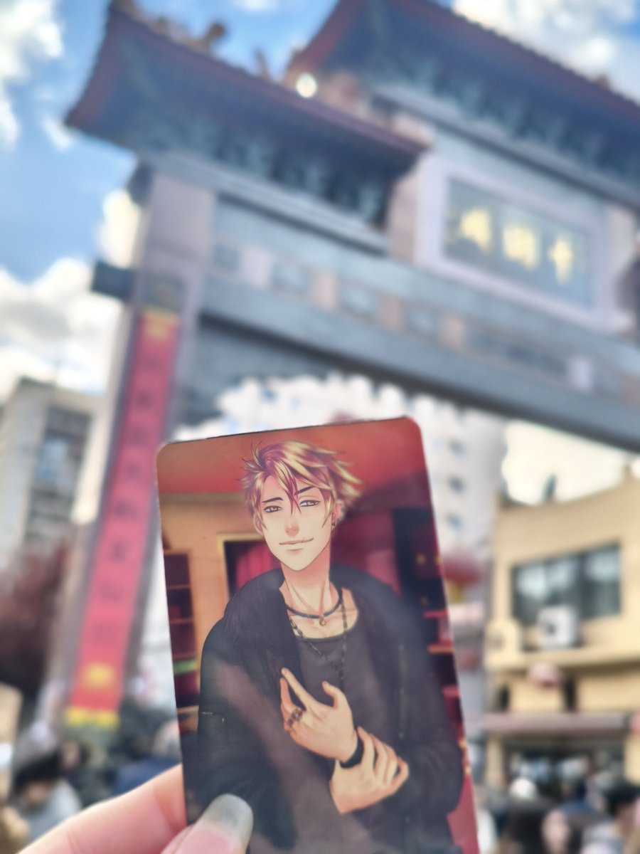 vivalachipa's tweet photo. Nathaniel en el barrio chino https://t.co/gMpfnkvaKg