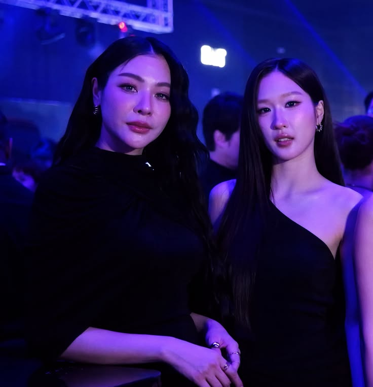 AdliaD12's tweet photo. black _ Fayeatom 🖤

#fayeatom #FayePeraya #fypシ゚viral #FayeMalisorn
https://t.co/hVPdCdODBG https://t.co/6WXMcTKVgD