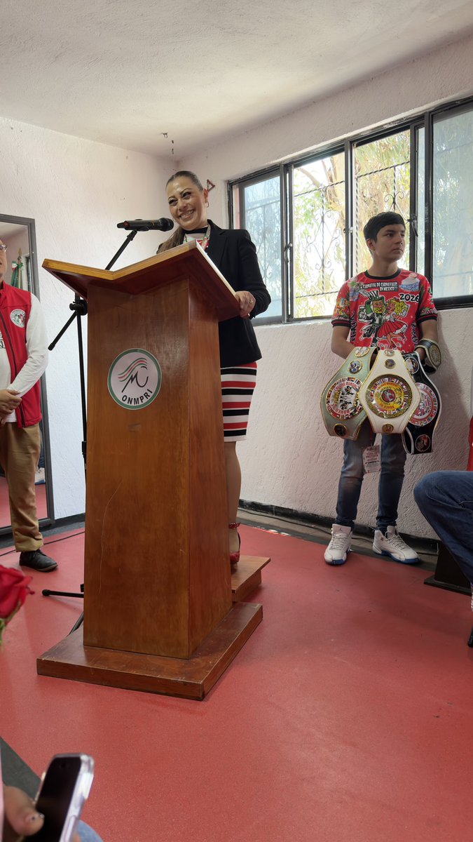 PArsof's tweet photo. Hoy acompañé la toma de protesta de Sonia Helma Patiño Chávez, como Presidenta del #ONMPRI en Gustavo A. Madero, junto al Presidente del @PRICDMX_ Dip. @BetanzosOficial y la Presidenta del @ONMPRI_CDMX @MaribelVillaseD
#MujeresPRI
🇲🇽💜 https://t.co/cSrG8dBomI