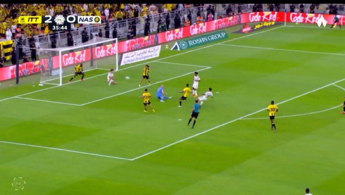 hfc_juve's tweet photo. لا وين تسلل !! سلامااااات🤣🏃🏻‍♂️
#الإتحاد_النصر https://t.co/PyV5BWOES1