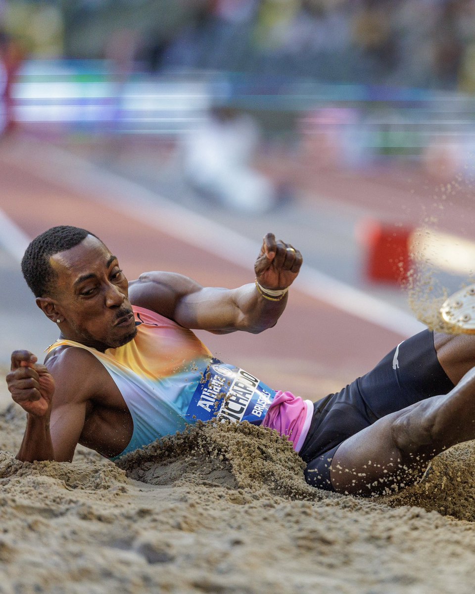 COPPORTUGAL's tweet photo. 𝗣𝗥𝗔𝗧𝗔 na final da Diamond League 💎

Pedro Pichardo sagrou-se vice-campeão no Triplo Salto da Diamond League, ao ser segundo classificado na etapa decisiva, em Bruxelas 🥈

#EquipaPortugal | 📸 EPA/Lusa https://t.co/kxvyyJQqQt