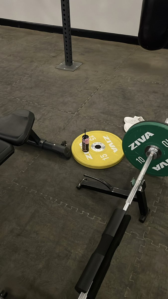 MyCherryi9's tweet photo. Leg Day 
بلا رحمه https://t.co/VDdnox1j3b