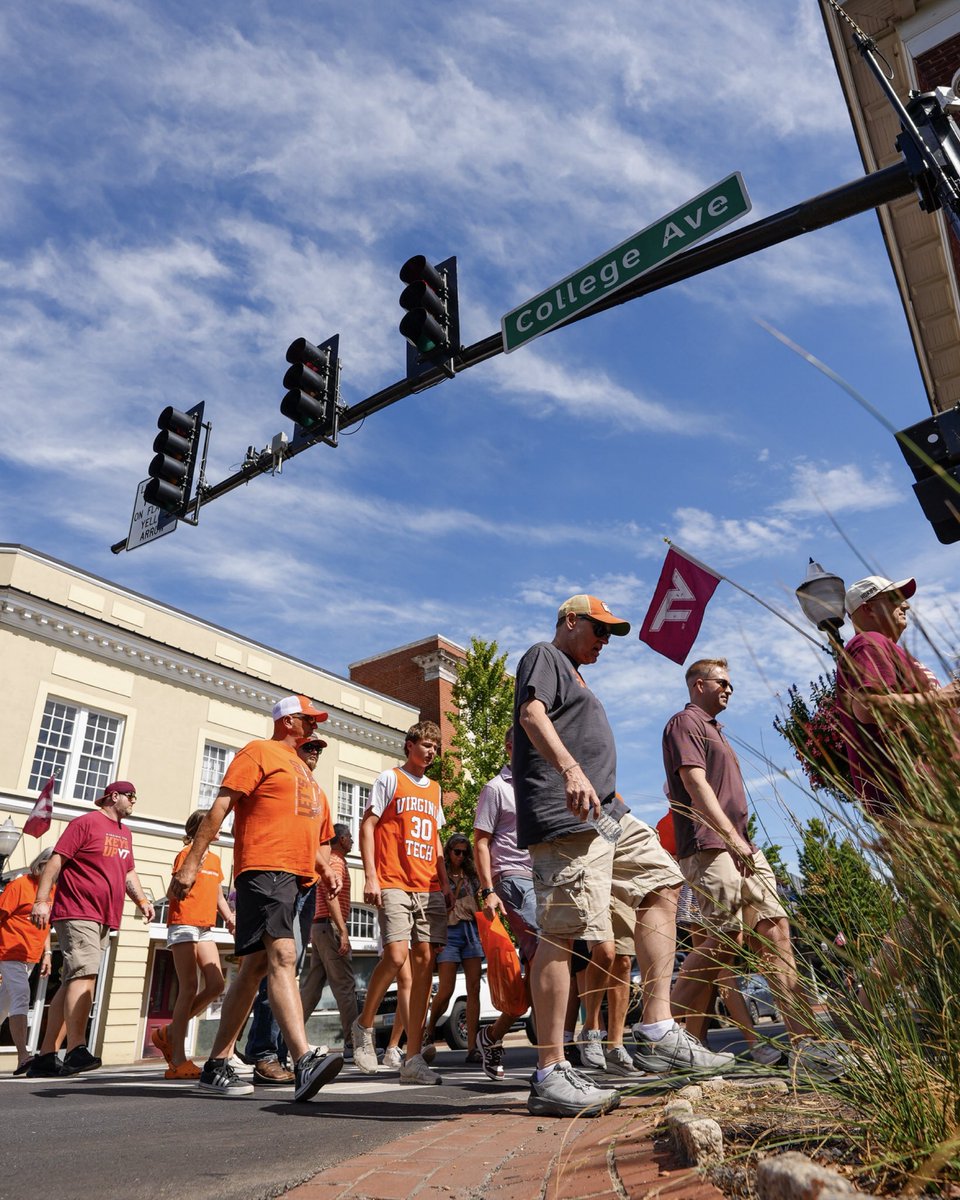 HokiesFB's tweet photo. Back in Blacksburg 🏡🧡

#LetsGoHokies https://t.co/WBThCfTLQO
