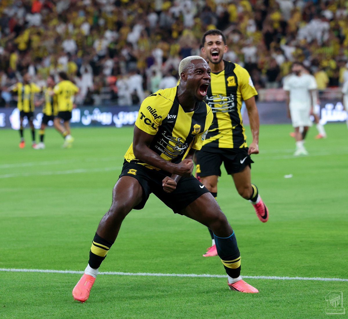 NEWSTeN4's tweet photo. الاتحاد يفوز على النصر في قمة الدوري السعودي للمحترفين دوري روشن في مشوار الفريق للدفاع عن اللقب.
#اتحاد #جدة #النصر https://t.co/hFQmRMuzs8