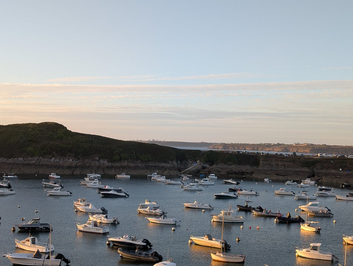LEVAILLANT10425's tweet photo. Magnifique Bretagne 
#LeConquet 🌄☀️🏊🏄🌊🏖️🌄
#BreizhParadise
#SeaSunBreizh
#Finistere
#Littoral https://t.co/nGRkQPZe9Q