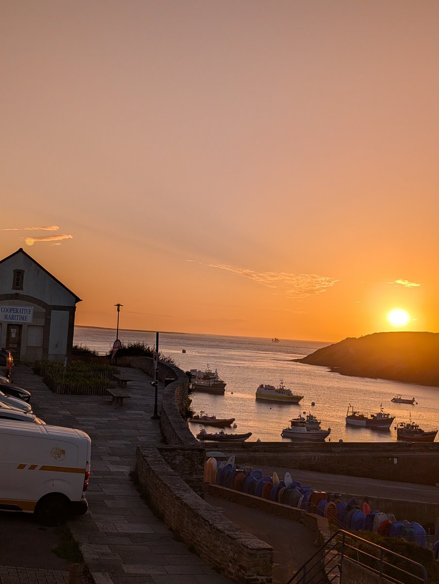 LEVAILLANT10425's tweet photo. Magnifique Bretagne 
#LeConquet 🌄☀️🏊🏄🌊🏖️🌄
#BreizhParadise
#SeaSunBreizh
#Finistere
#Littoral https://t.co/nGRkQPZe9Q