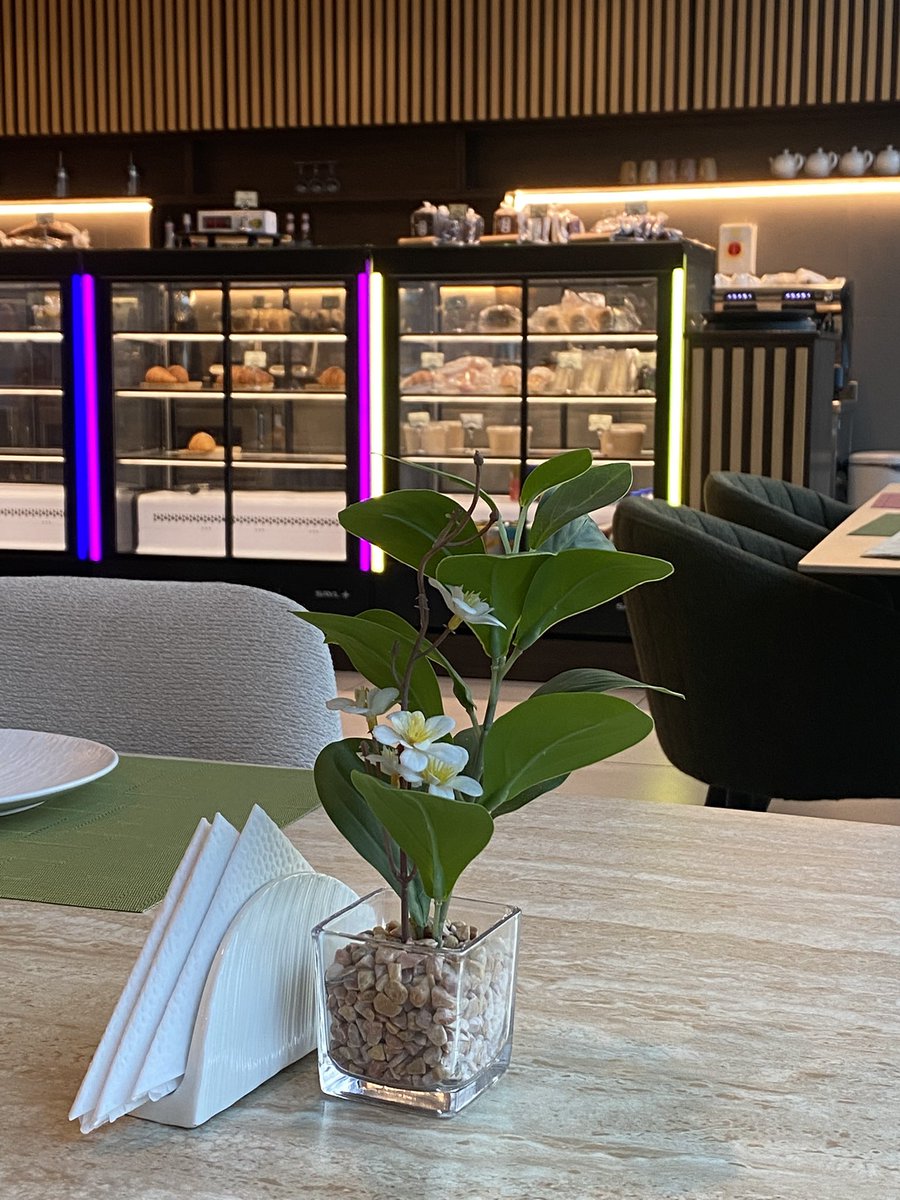 Confydens6's tweet photo. I went on a “solo date”.

After having a good personal time, it was time to go.

I took the wrong way and had to find my way out.

So I asked one of the security guys for direction.

He said…

“Okay, where did you park ma’am? Up or down way?

Dear Lord, is this a sign? 😩 https://t.co/mWJYtRyX47