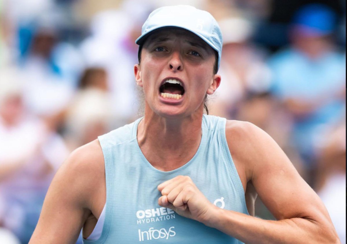 GameSetAndTalk's tweet photo. LE COMBAT POUR IGA SWIATEK 🔥🇵🇱

Bousculée par Marie Bouzkova 🇨🇿, la Polonaise s’impose en 2 tiebreak pour rallier les 1/8 de finale de l’US Open 🇺🇸, (7-6, 7-6) !!! ✅

Elle affrontera Qinwen Zheng 🇨🇳 pour une place en 1/4 de finale. 👀 https://t.co/3zy3BazwF1
