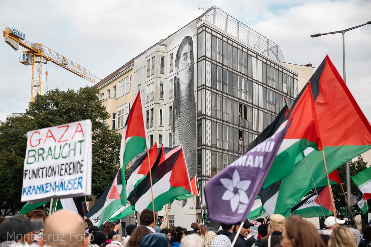 Montecruzfoto's tweet photo. 05.09.2026 Berlin. Monthly demostration "Freedom for Palestine! Stop the genocide!". Some pictures...

#B0509 #berlinprotests #stopgenocide https://t.co/Hv8zgXR8z7