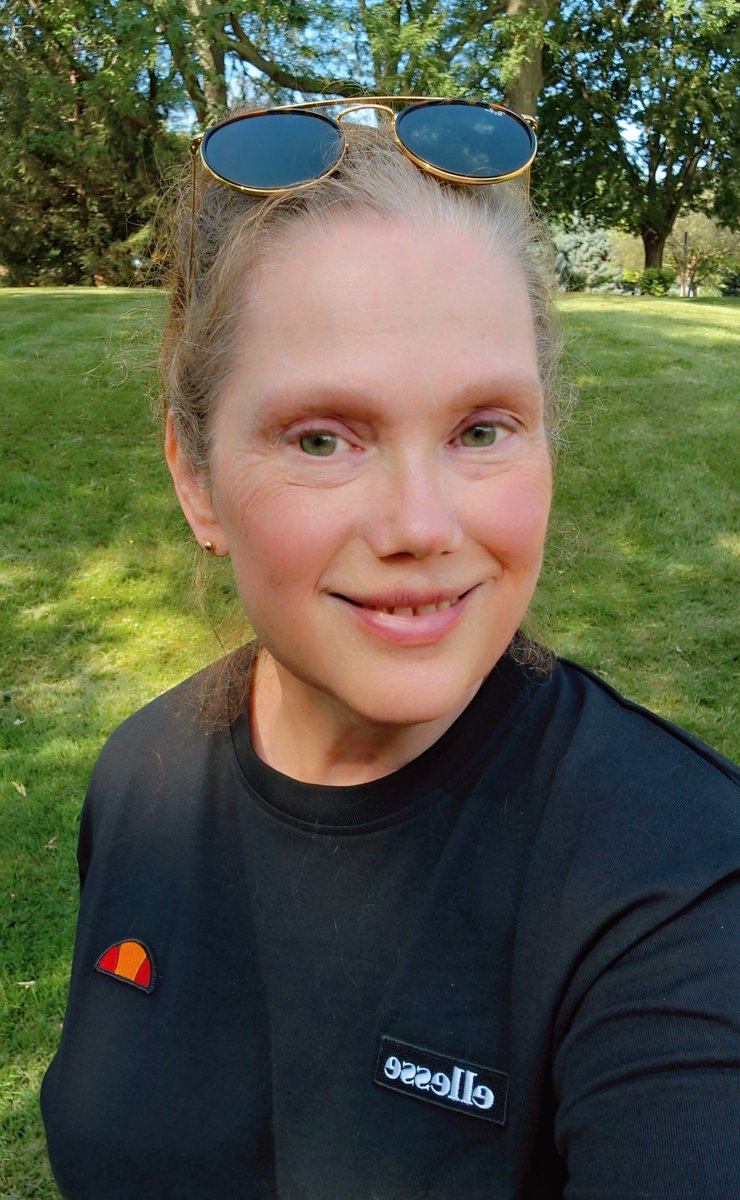ellenrodden's tweet photo. Managed to get in a one (1) mile 🚶♀️ in-between matches #usopen2026 🎾
A lot of upsets today.
Major change for me next week. 👍
#nobotoxneeded #nofillersneeded #nomakeuptoday 😜 https://t.co/h9bvtpTR9B