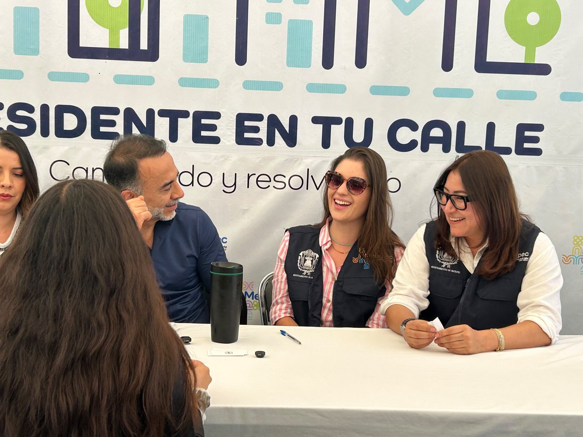 MetepecOPDAPAS's tweet photo. Presidente en tu calle en Parque la Providencia fue todo un éxito, donde el OPDAPAS de Metepec estuvo presente atendiendo tus dudas, reportes y peticiones.
#EstamosEnLaRuta 
@FerFlores_Emp 
@MetepecGobierno https://t.co/Sid2JaY4Gb