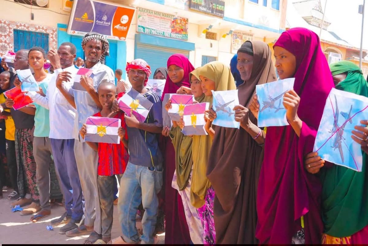Abashajii's tweet photo. As I reported earlier, Ethiopian forces took control of the Doolow scene after the drone attack against Taliye Shub, treated him in their hospital, said they would investigate, and later transferred him to Nairobi by military helicopter.

Jubaland immediately blamed Turkey and the Somali government, while The fedral government denied responsibility.

Within 10 minutes, SIS—the Israeli-Emirati intelligence network in Somalia—flooded social media with anti-Turkish propaganda.

Then, within 24 hours, an organised demonstration targeted both Turkey and Egypt, with Turkish and Egyptian flags burned in the streets.

But why Egypt?

Egypt has no military base in Somalia and no significant political influence over Somali politics. Yet Egypt has a decades-long geopolitical confrontation with Ethiopia, particularly over the Nile and the GERD.

So why was Egypt suddenly brought into a Somali incident?

Was the attack staged or exploited to serve Ethiopia’s geopolitical agenda—first controlling the scene and evidence, then helping shape an anti-Turkish and anti-Egyptian narrative?

The sequence raises serious questions about who was behind the attack and who
benefited from its aftermath.

USE YOUR BRAIN FREELY

@AJEnglish 
@MarioNawfal 
@_hudsonc 
@AlArabiya 
@SaudiNews50 
@HSNQ_NISA 
@AhmedMoFiqi 
@Reuters