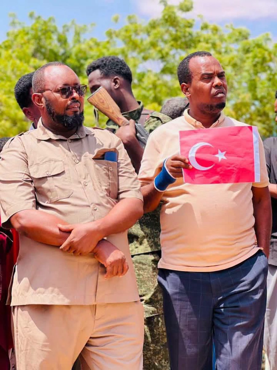 Abashajii's tweet photo. As I reported earlier, Ethiopian forces took control of the Doolow scene after the drone attack against Taliye Shub, treated him in their hospital, said they would investigate, and later transferred him to Nairobi by military helicopter.

Jubaland immediately blamed Turkey and the Somali government, while The fedral government denied responsibility.

Within 10 minutes, SIS—the Israeli-Emirati intelligence network in Somalia—flooded social media with anti-Turkish propaganda.

Then, within 24 hours, an organised demonstration targeted both Turkey and Egypt, with Turkish and Egyptian flags burned in the streets.

But why Egypt?

Egypt has no military base in Somalia and no significant political influence over Somali politics. Yet Egypt has a decades-long geopolitical confrontation with Ethiopia, particularly over the Nile and the GERD.

So why was Egypt suddenly brought into a Somali incident?

Was the attack staged or exploited to serve Ethiopia’s geopolitical agenda—first controlling the scene and evidence, then helping shape an anti-Turkish and anti-Egyptian narrative?

The sequence raises serious questions about who was behind the attack and who
benefited from its aftermath.

USE YOUR BRAIN FREELY

@AJEnglish 
@MarioNawfal 
@_hudsonc 
@AlArabiya 
@SaudiNews50 
@HSNQ_NISA 
@AhmedMoFiqi 
@Reuters