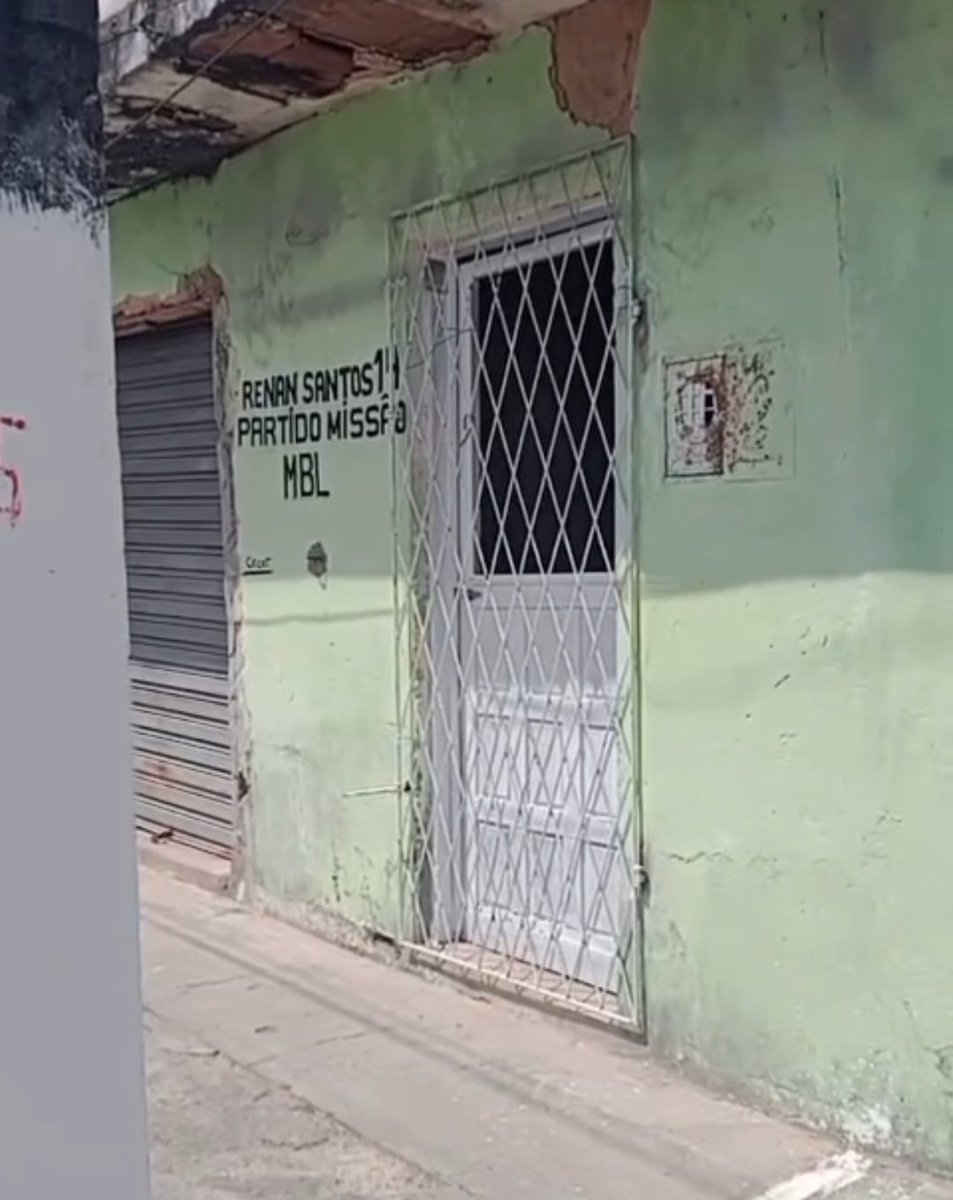 ItsmePamella's tweet photo. Essa é a casa de um senhor em Pernambuco... Ele acredita em um futuro melhor, porque a gente não iria acreditar? 
O futuro é glorioso! ☀️🐆🇧🇷 https://t.co/beqIUoOSKy