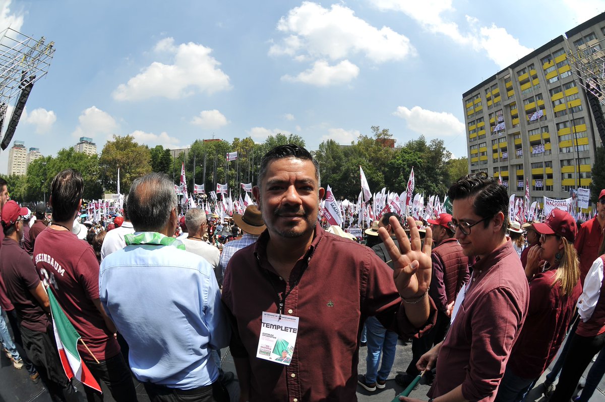 juanrubiog's tweet photo. Participamos en la Asamblea Ciudad de México en Defensa de la Transformación y la Soberanía Nacional, donde refrendamos que defender a la patria exige un pueblo organizado y consciente de su papel histórico. Frente a las presiones e intereses extranjeros que buscan someter a nuestra nación, la unidad popular es la mayor fortaleza para proteger la soberanía y consolidar el rumbo del país. Hoy, en la Plaza de las Tres Culturas, más de 20 mil personas demostramos de qué estamos hechos: de dignidad y de un profundo amor por lo que somos, por nuestros logros y por México.

#PorLaDefensaDeLaSoberanía
#SigamosHaciendoHistoria
@GPMorenaCdMex
@MorenaCiudadMex