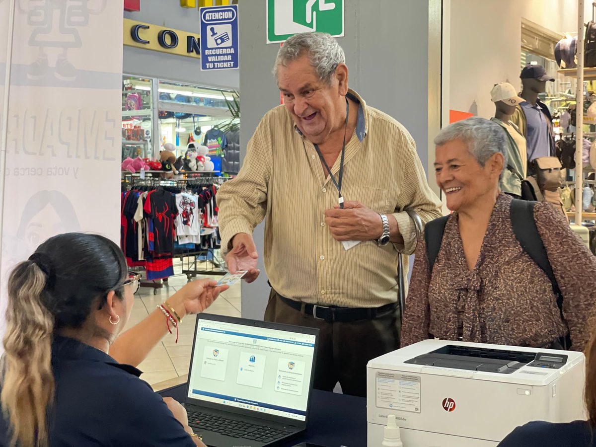 TSEGuatemala's tweet photo. En septiembre, mes de la patria, el #TSEGuatemala lleva el empadronamiento a los siguientes centros comerciales

¡No olvides tu DPI!

📍Pradera Vistares 
🕑 De lunes a viernes de 10:00 a 17:45 horas y sábado de 10:00 a 16:00 horas

📍Plaza Atanasio Tzul 
🕑 De lunes a viernes de 09:00 a 16:30 horas y sábado de 09:00 a 16:00 horas

#EmpadronarseEsDerechoCiudadano
#2026AñoParaEmpadronarte