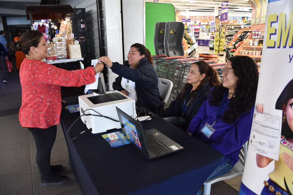 TSEGuatemala's tweet photo. En septiembre, fortalece la democracia empadronándote. Realiza este trámite fácil, gratuito y personal con tu DPI en estas ubicaciones:

📍Centro comercial Arboreto
🗓️ 🕑 De lunes a viernes de 09:00 a 17:40 horas y los sábados de 09:00 a 16:00 horas

📍Plaza El Amate
🗓️ 🕑 De lunes a viernes de 09:00 a 16:45 horas y los sábados de 09:00 a 16:00 horas

#EmpadronarseEsDerechoCiudadano
#2026AñoParaEmpadronarte