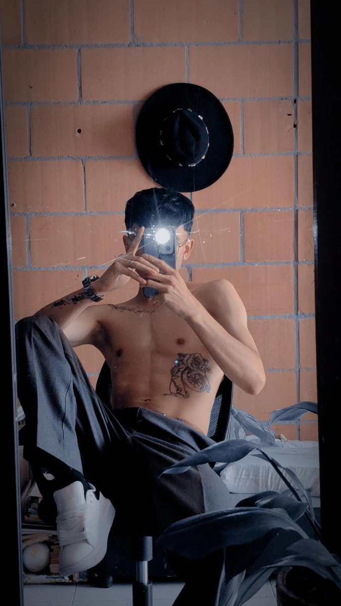 AndresA03028754's tweet photo. Foto antes de comenzar el desorden del fin de semana 🔥😈! 
#Men #Curiosos #fypシ゚viral #Hot https://t.co/Ls0q2Uu1Ph