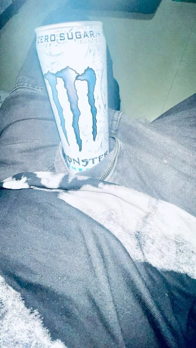 the69damon's tweet photo. I said I got a white monster he said take your pants off https://t.co/IEnZcUNhZO