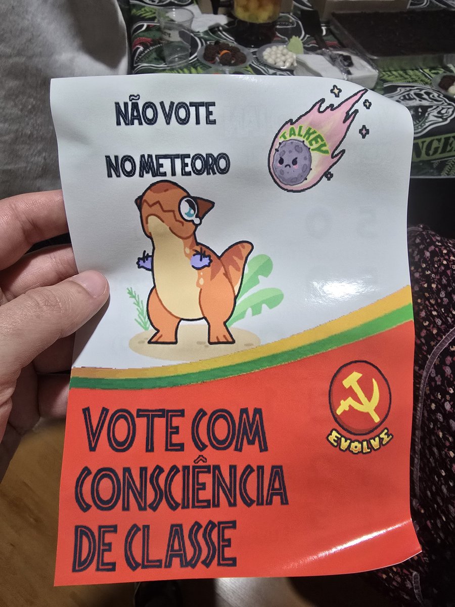 playraymon's tweet photo. Não é meu tipo de conteúdo, mas a criatividade do meu amigo merece ser compartilhada.

Ele fez festa tema dinossauro. https://t.co/brkzxXsPCR