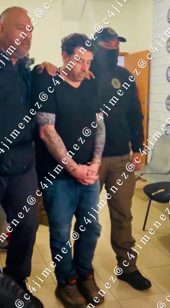 c4jimenez's tweet photo. EL ASESINO de @atizapan TRANSFIRIO las BITCOINS a SU ESPOSA en ESPAÑA
Al ser detenido Sebastián Rosen intentó sobornar a los agentes de @FiscaliaEdomex
Les dijo q acababa de mandar lBTC a su esposa en España, pero q si lo liberaban, le pediría a ella q le regresara 1.5 millones y se las daría al agente.
Incluso le ofreció enseñarle a cambiarlas por $ en efectivo, sin q pudieran rastrearlo.

https://t.co/ex6EI4lPq9
