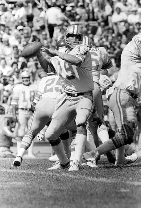 GregEno's tweet photo. Your (almost) daily dose of #Enotes! The tragic life of Jeff Komlo. #Lions @IffyTheDopester @cardio64 @JeffSparbeck @NickMilanovich @TBonesPrimeCuts @ChrisCasquejo @ChrisDPOMAY @papatigermike @SportsDIYguy @KenKalDRW
https://t.co/YNRN5OIQN3
SUBSCRIBE FOR FREE! https://t.co/CqvAH8enLn