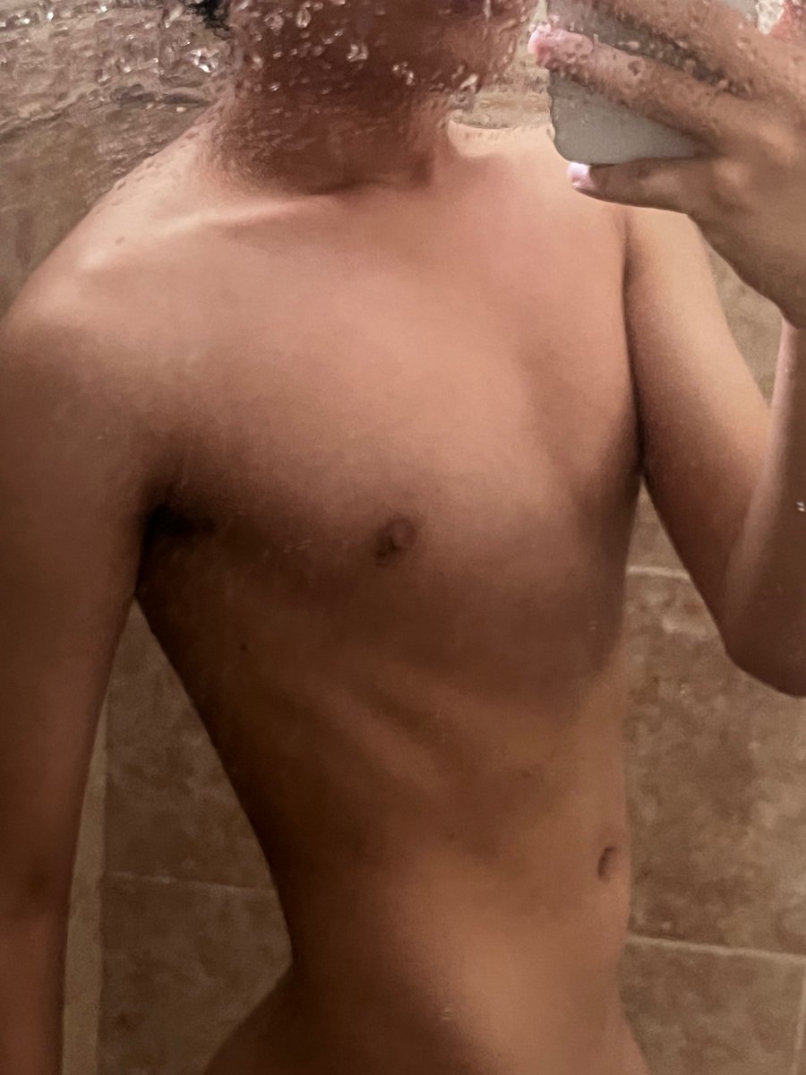 bbsarmsss's tweet photo. q ganas de tener novio gordito https://t.co/B9C9ln9rec