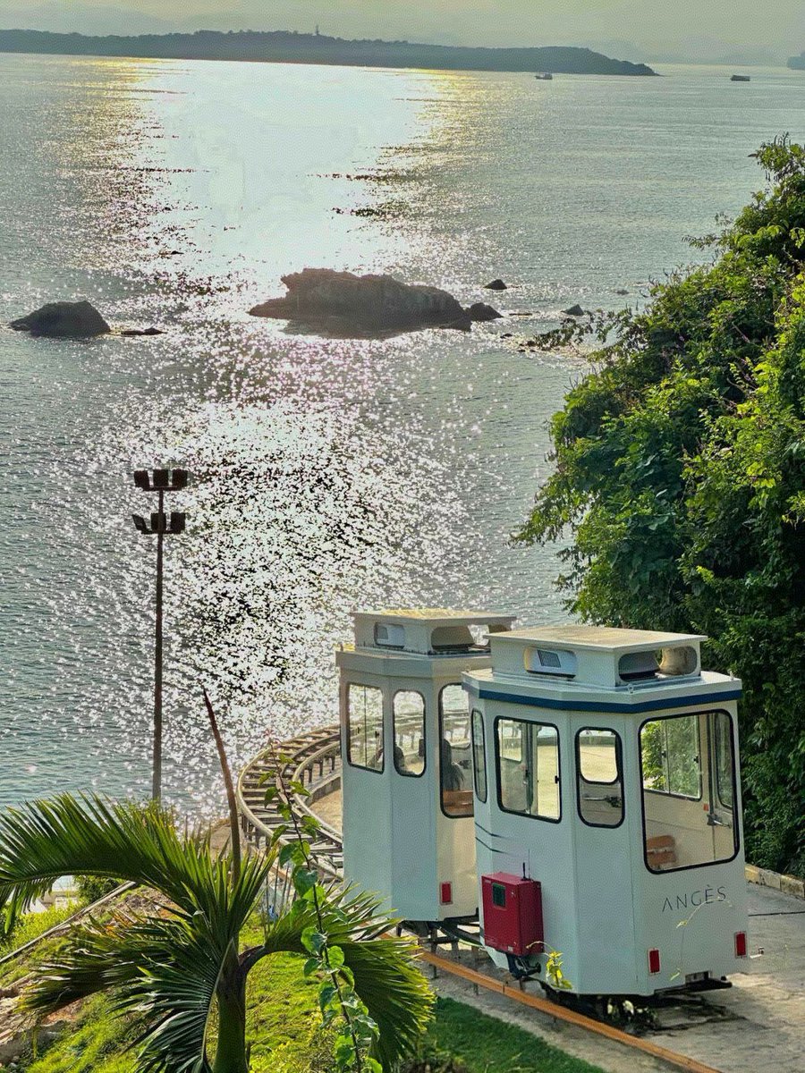 mehmet60852595's tweet photo. Just took the early train to coastal town for a quick weekend getaway—sunset, fresh seafood and no work emails sound perfect!， https://t.co/aOSpaQnRcQ