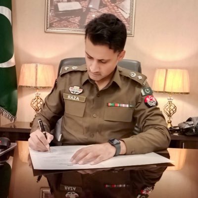 asimria00546651's tweet photo. مری کے سے اغوا ہونے والی دونوں بہنوں کے ڈی پی او مری @RazaPSP کی ٹیم نے فوری بازیاب کروا لیا عوامی ح��قوں کا @MurreePolice کو خراج تحسین
دوران آپریشن مری پولیس کا جوان بھی زخمی تاہم پولیس نے جوانمردی کے ساتھ لڑکیاں بحفاظت مری پہنچا دیں
#MissWorld2026
#murree
#3Sep https://t.co/P6fk1WUhsw