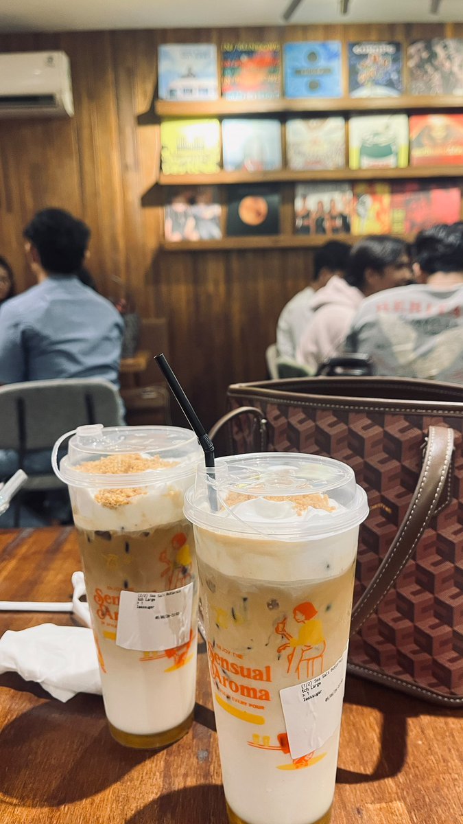 dayhawk01's tweet photo. wkwk es e segentong, fix abis ini radang 🤣🤣 https://t.co/WIjbQRqQ0I