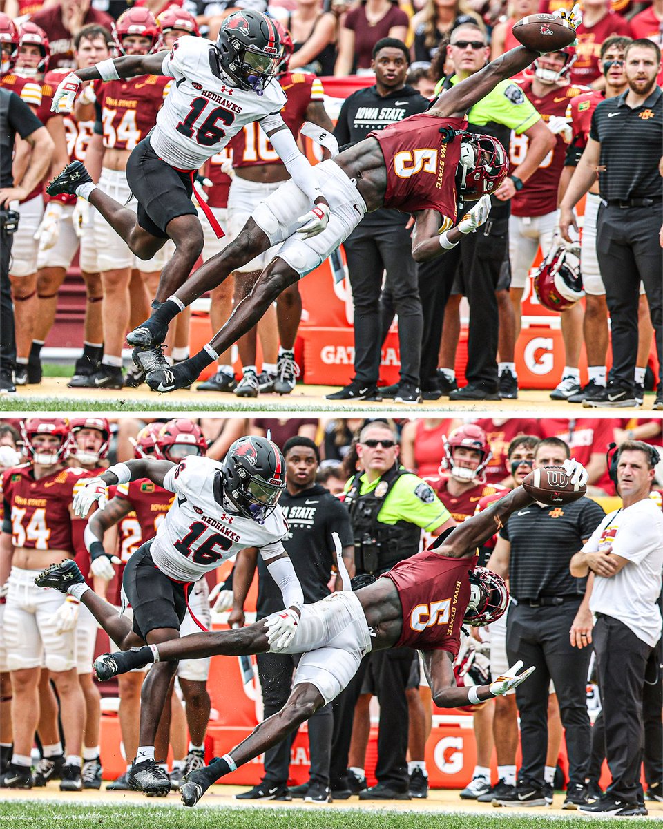 YahooSports's tweet photo. CATCH OF THE YEAR FOR IOWA STATE'S BENI NGOYI 🤯 ‼️ https://t.co/UjbO1v66dc